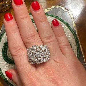 ☃️❄️Gorgeous Size 9 Ring!❄️☃️